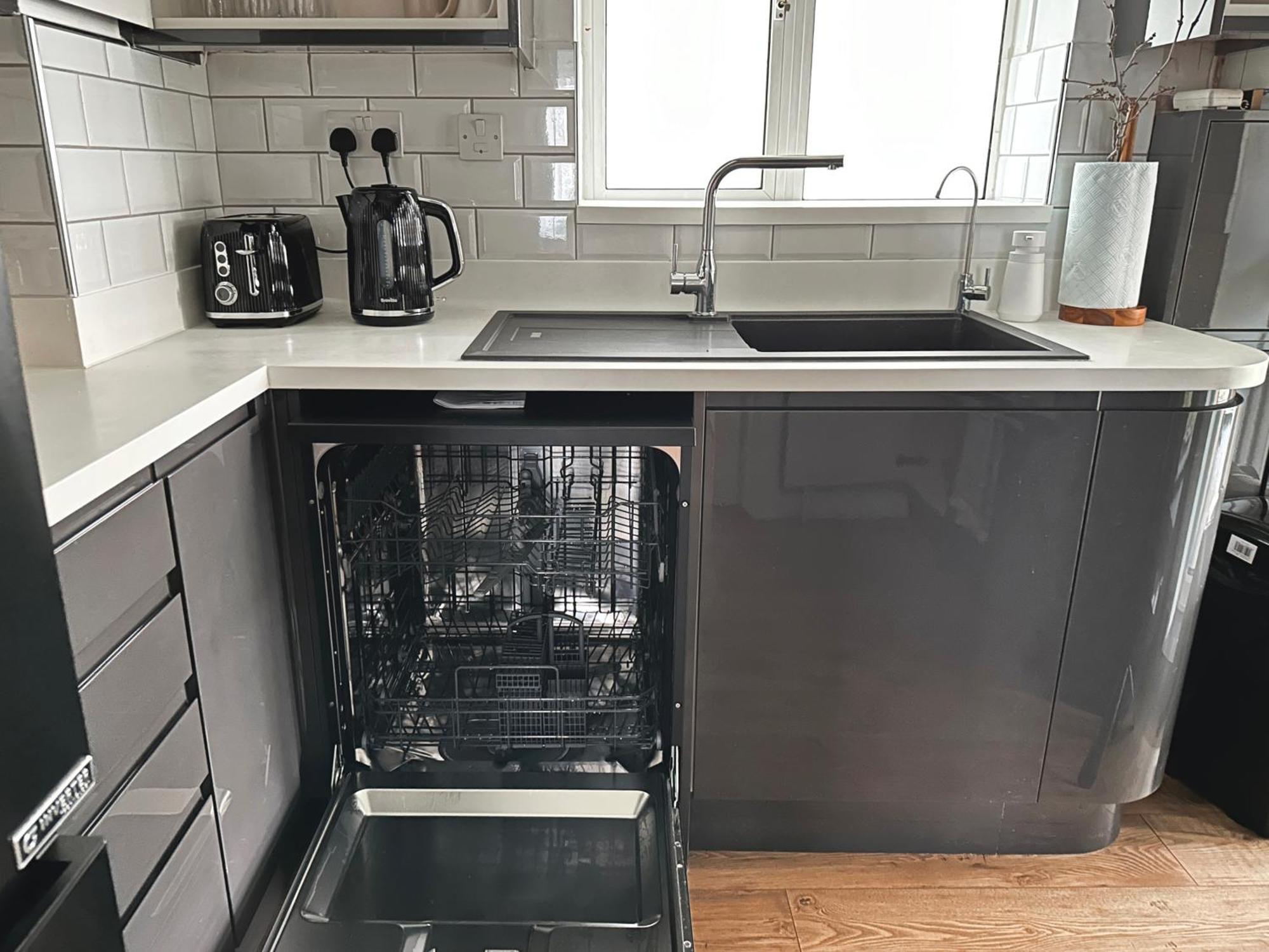 2-br Flat With Style And Comfort In St John's Wood Londres